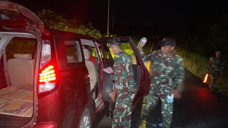 Cegah Penyelundupan di Malam Hari, Satgas Pamtas Yonzipur 5/ABW Laksanakan Sweeping di Perbatasan RI-Mly