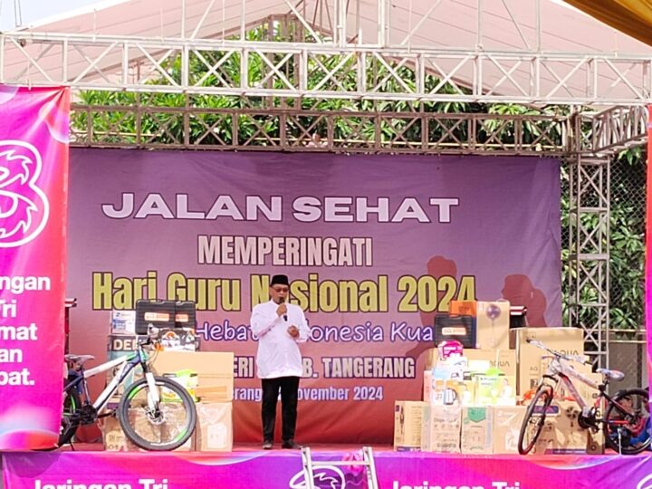 Memeriahkan Hari Guru Nasional 2024, SMKN 10 Kabupaten Tangerang Gelar Jalan Sehat.