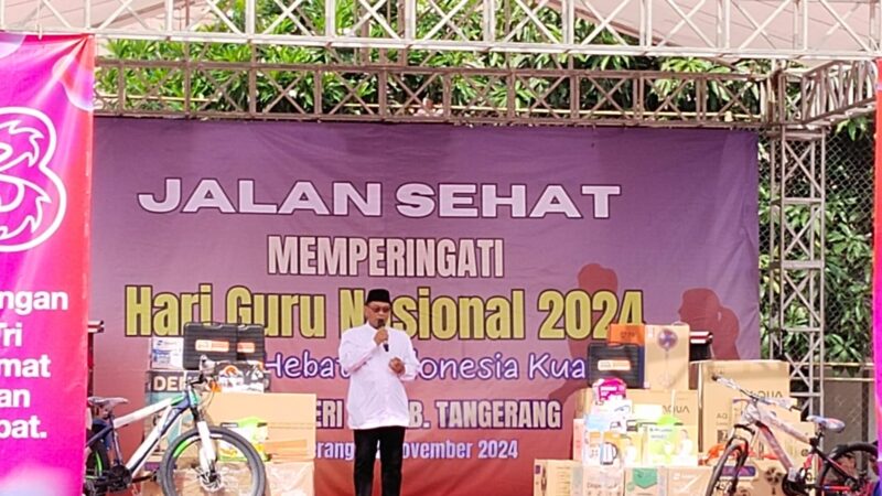 Memeriahkan Hari Guru Nasional 2024, SMKN 10 Kabupaten Tangerang Gelar Jalan Sehat.