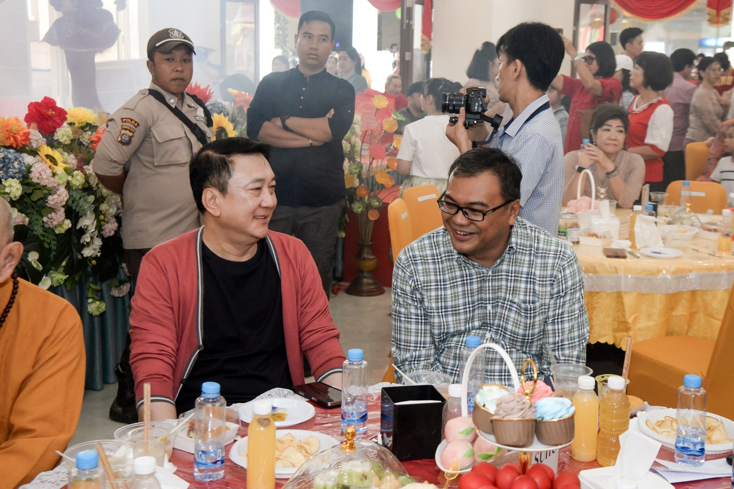 dr.H.Asri Ludin Tambunan Hadir di Ulang Tahun Yang Mulia Bhikkhu Dharma Virya Mahasthavira Ke 85