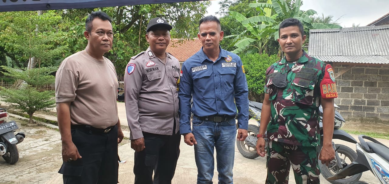 Suherman Oki Ketua Karangtaruna Kecamatan Tenjo Monitoring Ke TPS Wilayah Desa Cilaku.