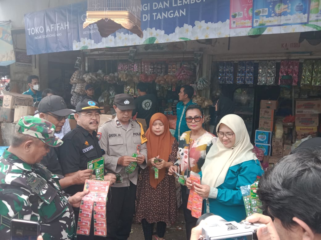 BNN Kota Tangerang Bersama BPOM Gelar Sidak di Pasar Sentiong