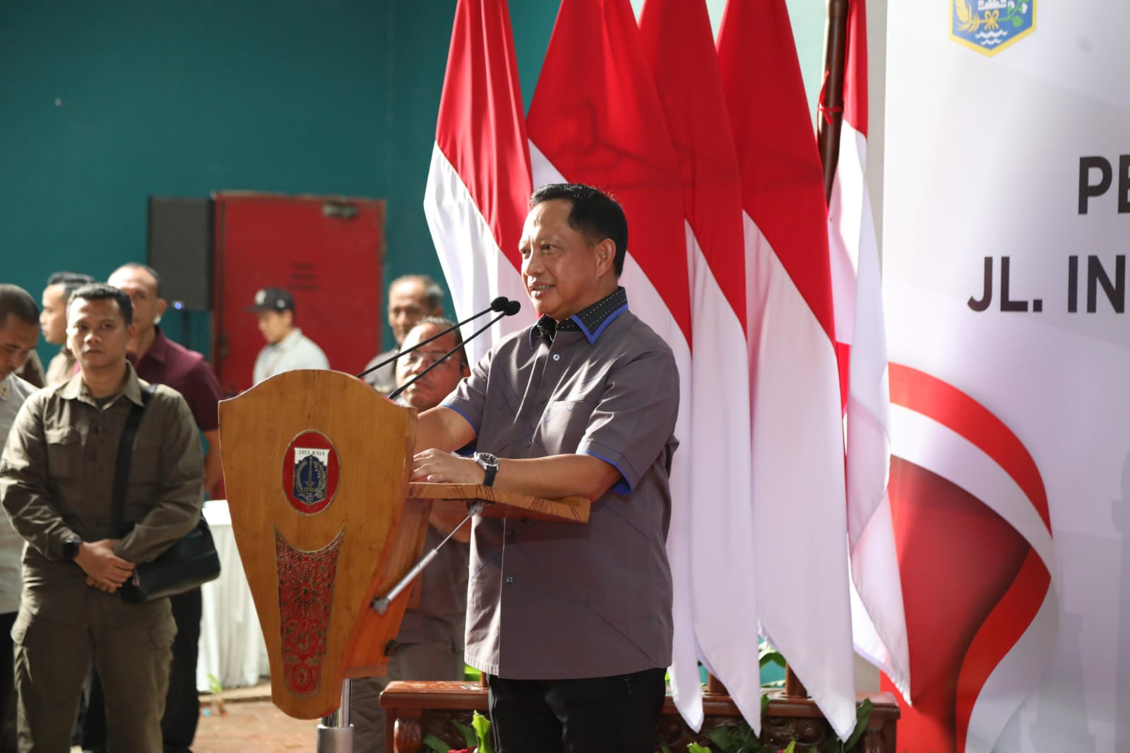 Relokasi Warga Kolong Jalan Tol, Mendagri Harap Pemda Lain Ikut Bergerak Tangani Permasalahan Hunian