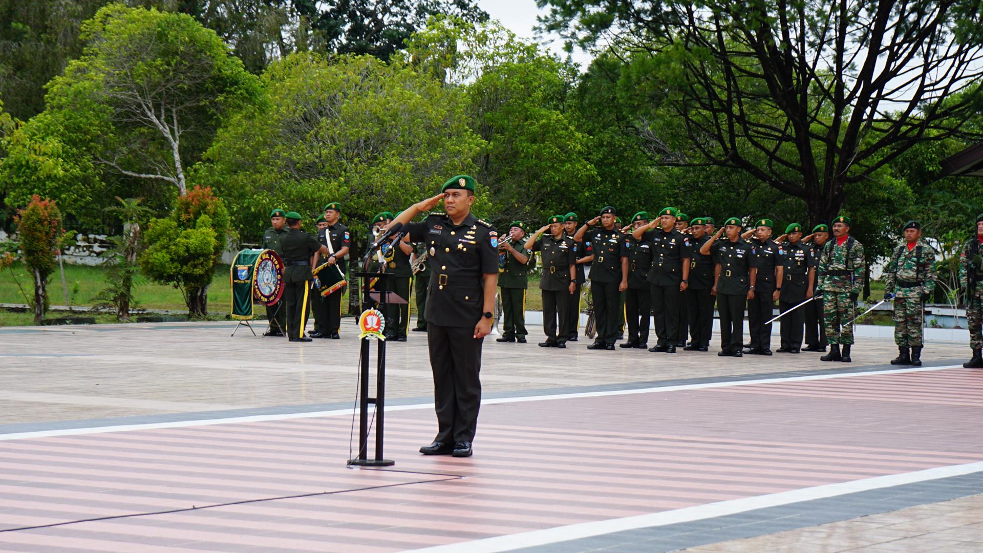 Peringati Hari Juang TNI AD Ke-79 Kodim 1016/Palangka Raya Ziarah Rombongan Ke TMP Sanaman Lampang