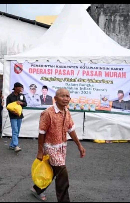 MENJELANG TAHUN BARU 2025 PEMERINTAH KABUPATEN KOTAWARINGIN BARAT MENGGELAR PASAR MURAH