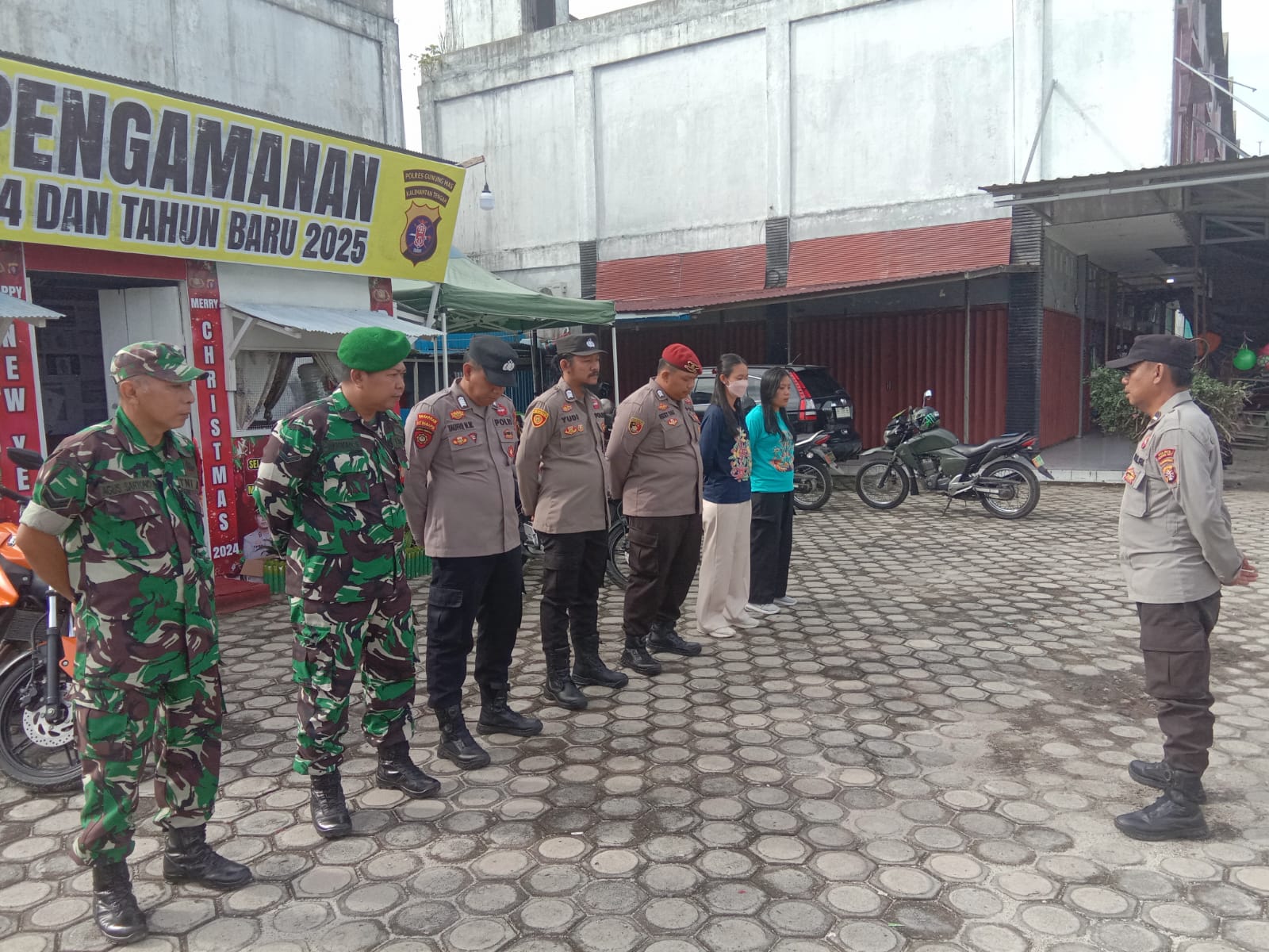 Demi Keamanan Dan Kenyamanan Kab Gunung Mas, Babinsa Kodim 1016/Plk Bersinergi Jaga Pos Pengamanan