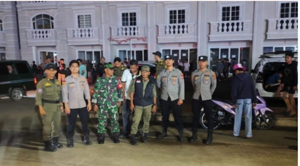 Serka Dede Sulaeman Batituud Koramil 0621-23/PP Laksanakan Apel Siaga Gabungan Dalam Rangka Pergantian Tahun Baru 2025 di Pos PAM Kec.Parungpanjang