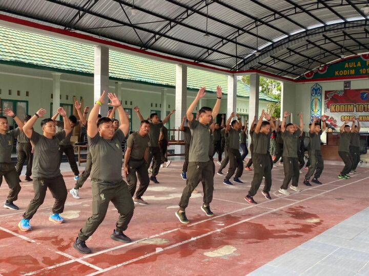 Awali Tahun Baru 2025,Anggota Kodim 1019/Katingan Laksanakan Olahraga Bersama