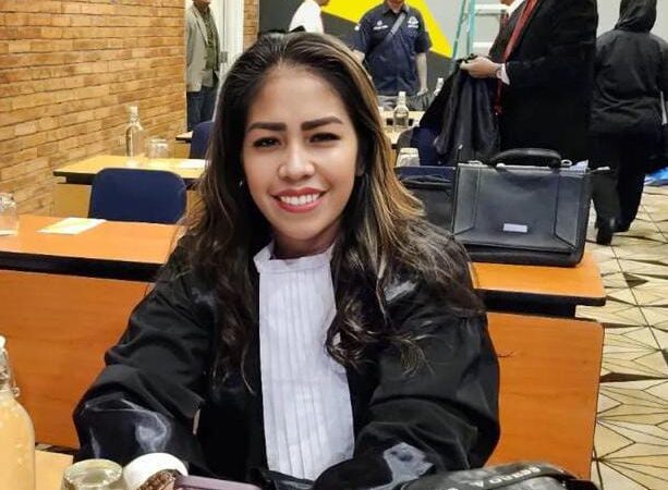 Ririn Nurindah,SH.Wanita Cantik Yang Menjadi Buah Bibir Karena Talentanya