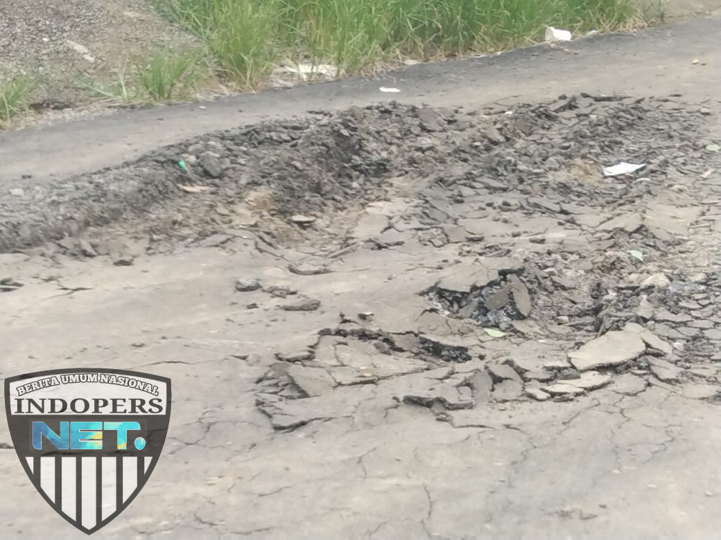 Baru Hitungan Hari Pekerjaan Aspal Jalan Poros Sutamaja -Tegongan Kabupaten Brebes Sudah Mengalami Kerusakan Parah