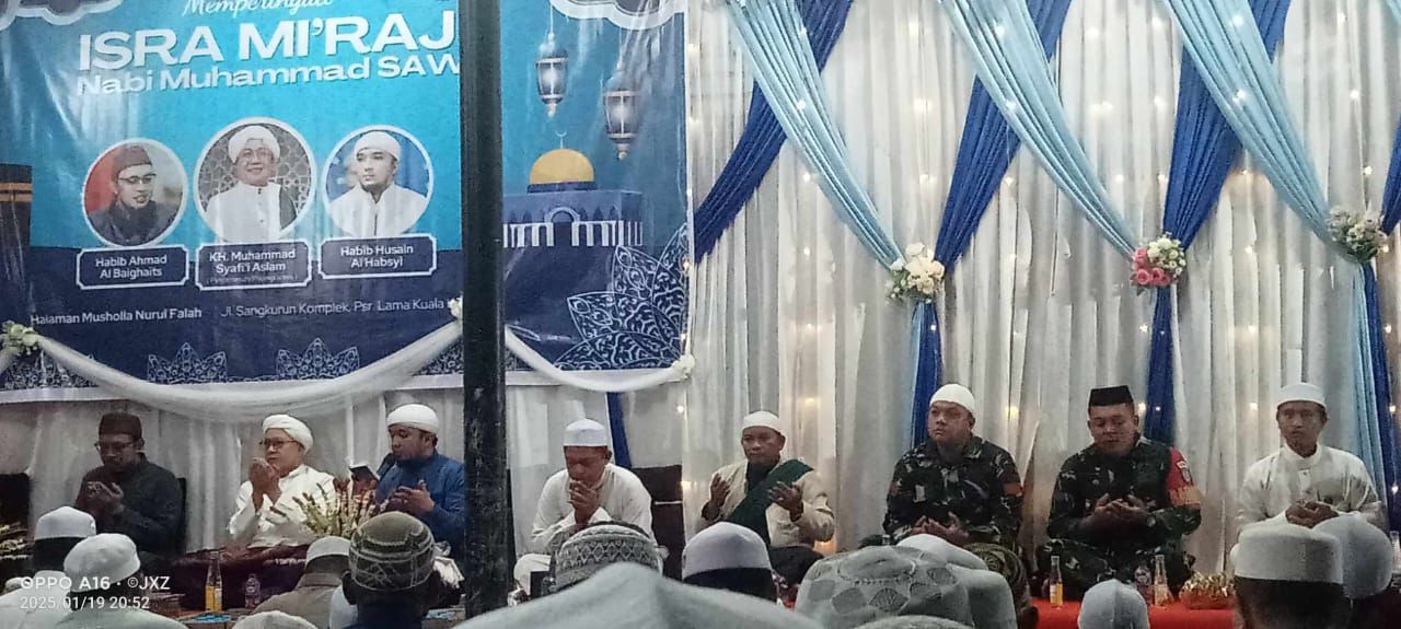 Anggota Koramil 1016-06/Kurun Hadiri Peringatan Isra’ Mi’raj di Wilayah Binaan