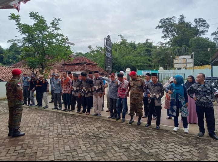 Perkuat Solidaritas, Anggota Grib Jaya Ranting Pinggku Bersama Jajaran Jalin Silaturahmi di Desa Pingku