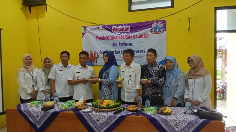 PEMBENTUKAN SEKOLAH LANSIA BKL REMBULAN  DESA MEKARSARI KECAMATAN JAMBE TANGGERANG.