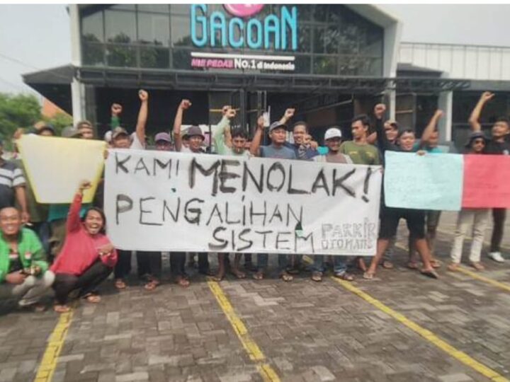 Karang Taruna Desa Gelam Sidoarjo Demo Menolak Parkir Otomatis Oleh Oknum PT Yang Tanpa Sosialisasi