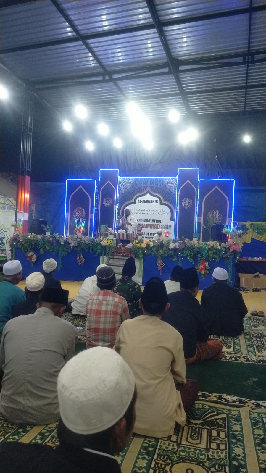 MEMPERINGATI ISRA MI’RAT MASJID DARUL MUFLIHIN DI DESA PANAGUAN KABUPATEN PAMEKASAN MADURA