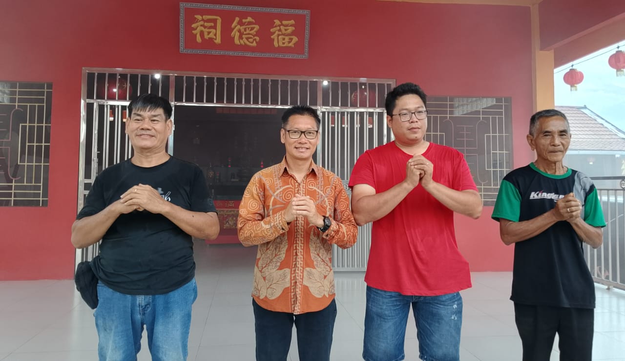 KETUA MEJELIS AGAMA KHONGHUCU ERIK MUNANDAR PERSIAPAN MENYAMBUT HARI RAYA IMLEK 2025 DI KLENTENG SEJAHTERA