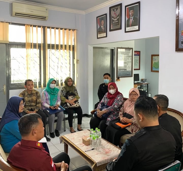 Tim Dinkes Kab. Pacitan Lakukan Inspeksi Dapur Rutan Pacitan, Pastikan Kebersihan dan Kelayakan Dapur.