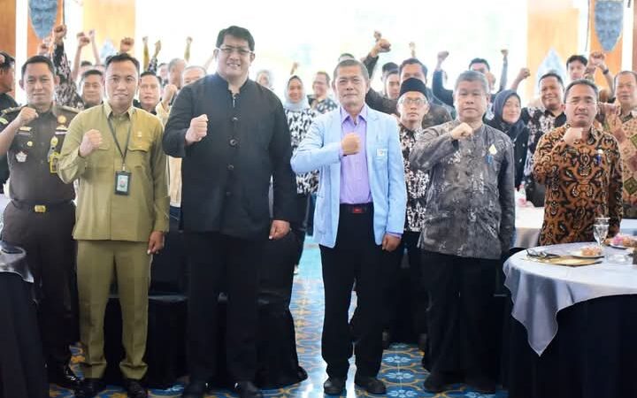 Wakil Bupati Pacitan Gagarin Menghadiri Tasyakuran Peringatan Hari Pers 2025 di Pendopo Kabupaten.