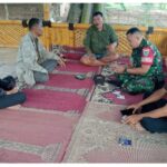 Serda Anjar SS Babinsa Koramil 0621-23/PP Laksanakan Giat Komsos Bersama Kepala Desa Babakan dan Aparatur Desa di Wilayah Binaannya