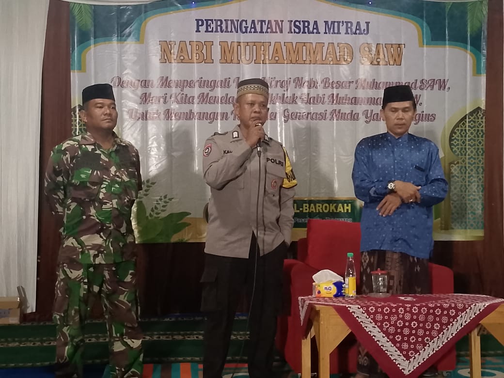 Bhabinkamtibmas Polsek Pasar Kemis Hadiri Peringatan Isra Mi’raj di Masjid Jami Al-Barokah Desa Pangadegan