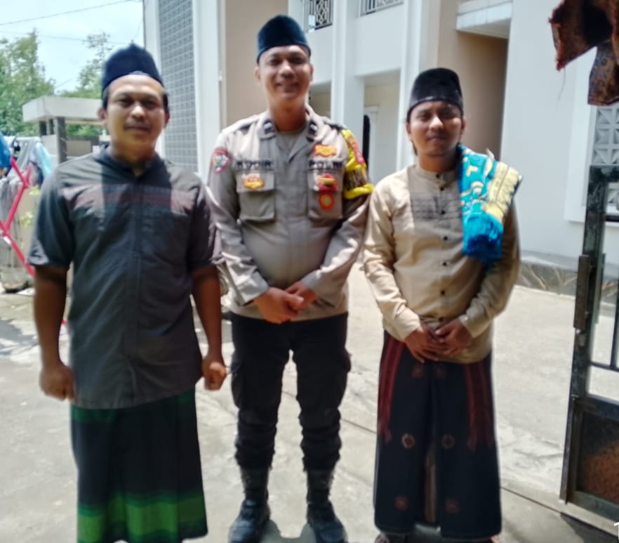 Bhabinkamtibmas Aipda Kodir Giat Jumling Sekaligus Sambangi Tokoh Ulama Guna Mempererat Ikatan Polri dan Para Tokoh Ulama di Desa Cangkudu Kec. Balaraja