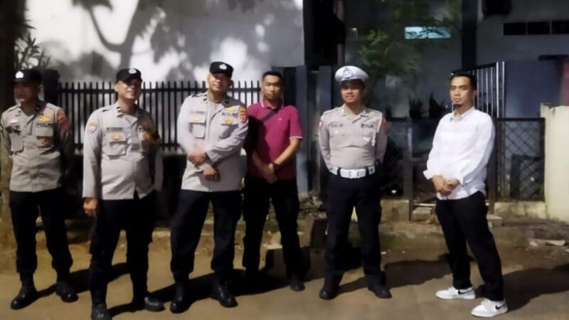 Anggota Polsek Balaraja Laksanakan Pengamanan Sispam Mako Polsek Balaraja Pada Malam Hari