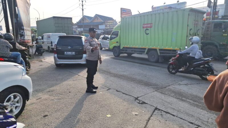 Ciptakan Kamseltibcarlantas di Wilayah Polsek Balaraja Pengaturan Arus Lalu Lintas Pagi Hari