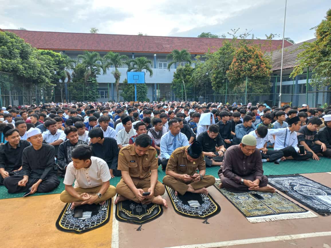 SMAN 1 Rumpin Gelar Peringatan Isra Miraj, Dr. Muslih Taman LC ; Tanamkan Karakter Mulia Pada Peserta Didik