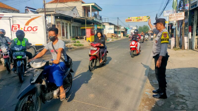 Ciptakan Kamseltibcarlantas di Wilayah Polsek Balaraja Pengaturan Arus Lalu Lintas Pagi Hari