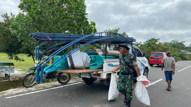 Kodim 1019/Katingan Gotong Royong Dirikan Tenda Pembukaan TMMD Reguler Ke-123