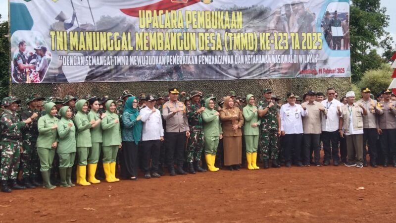 Dandim 0621 Kabupaten Bogor Letkol Inf Henggar Tri Wahono Hadiri Upacara Pembukaan TMMD ke -123 Tahun 2025 di Kecamatan Leuwiliang