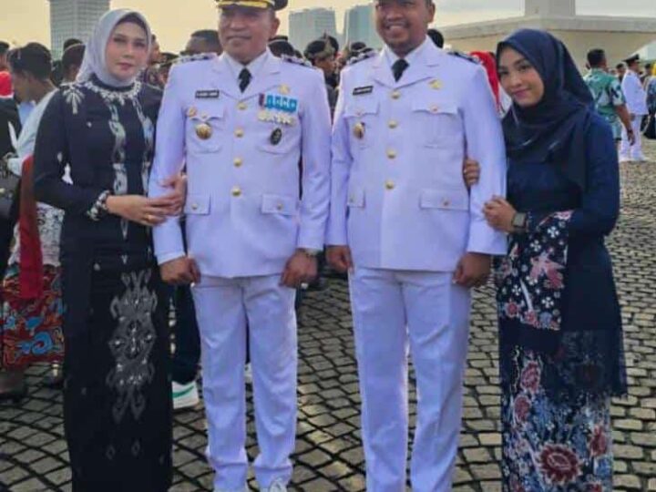 H. Slamet Junaidi dan Ahmad Mahfud Dilantik di Istana Negara Sebagai Bupati dan Wakil Bupati Sampang