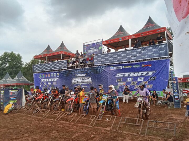 KEJUARAAN GRASSTRACK SIRKUIT BONTIT DESA SUKAMANAH TANGGERANG.