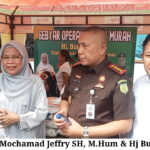 Kajari Mochamad Jeffry SH, M.Hum & Hj Bunda Indah Prakarsai Bazar Pasar Murah Di Lubuk Pakam