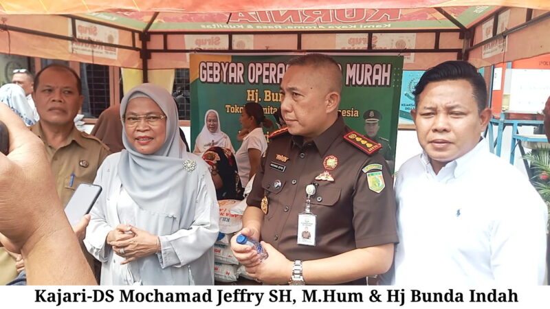 Kajari Mochamad Jeffry SH, M.Hum & Hj Bunda Indah Prakarsai Bazar Pasar Murah Di Lubuk Pakam