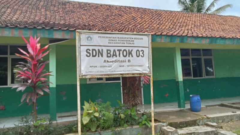 Miris Sekali Sekolah Dasar Negeri (SDN) Batok 03 Dengan Atap Bangunan 3 Ruang Kelas Rusak