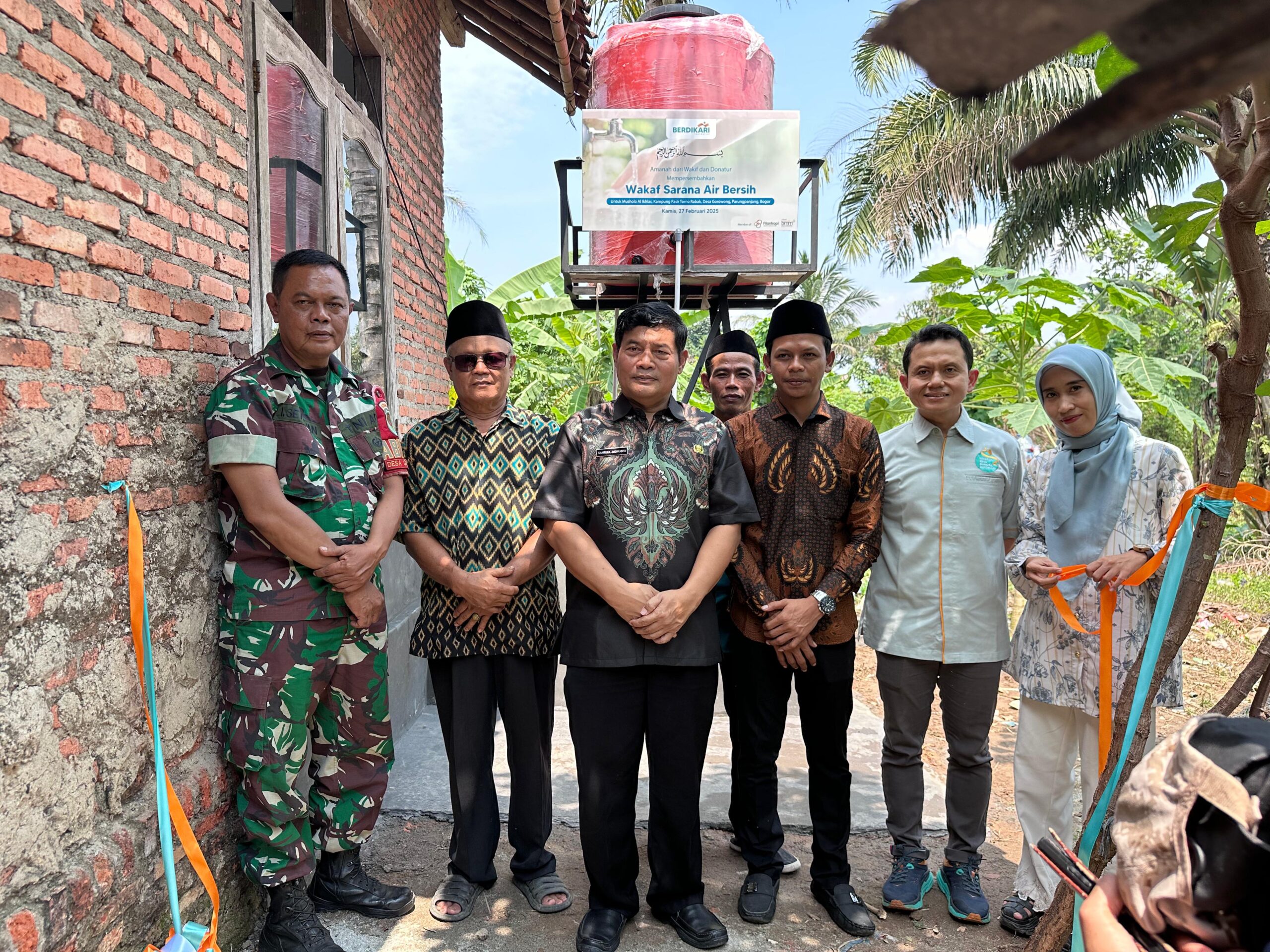 Komite Nasional Pemuda Indonesia (KNPI) Parung Panjang dan Yayasan Bina Bangsa Berdikari Foundation Resmikan Sarana Air Bersih di Desa Gorowong.