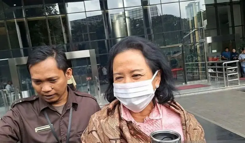 Rini Soemarno Mantan Menteri BUMN Diperiksa KPK Terkait Penyidikan Korupsi Perusahaan Gas Negara (PGN).