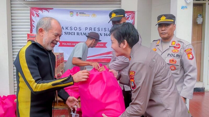 Cerita Kapolsek Pesanggrahan Evakuasi Warga Banjir yang Terjebak dari Lantai Dua