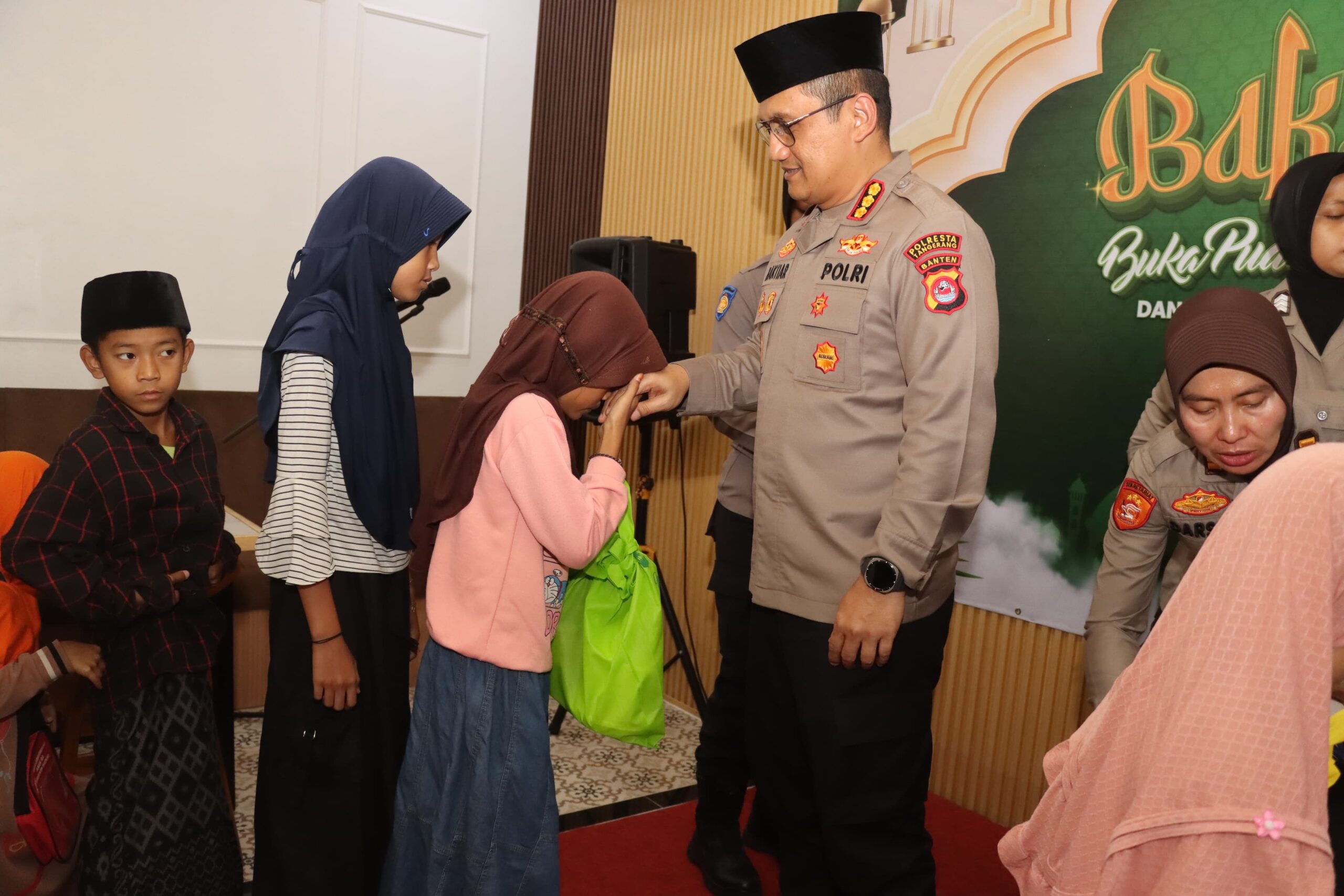 Sambut Bulan Ramadhan 2025, Kapolresta Tangerang Gelar Baksos dan Buka Puasa Bersama