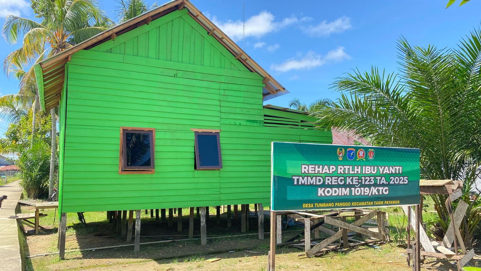 TMMD Reg Ke-123 Kodim 1019/Katingan Wujudkan Impian Ibu Yanti Miliki Rumah Layak Huni Sudah Terpecapai