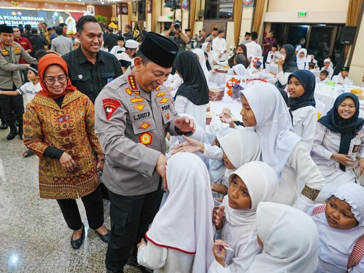 Berbagi Takjil dan Buka Puasa Bersama, Kapolri Perkuat Sinergi dengan Media dan Masyarakat