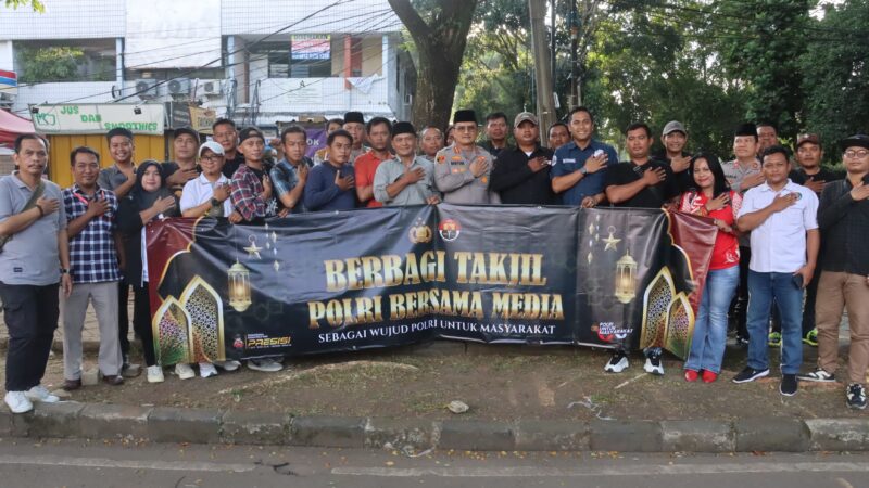 Polresta Tangerang Bersama Awak Media Bagikan Takjil di Alun-Alun Tigaraksa dan Lanjutkan dengan Buka Puasa Bersama