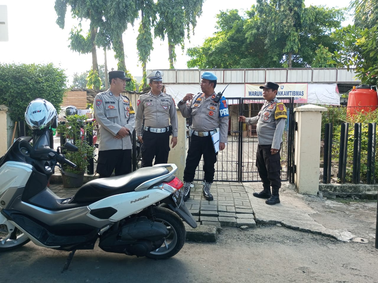 Personil Polsek Balaraja Melaksanakan Sispam Mako Pagi Hari Guna Antisipasi Guantibmas di Mako Polsek Balaraja Polresta Tangerang