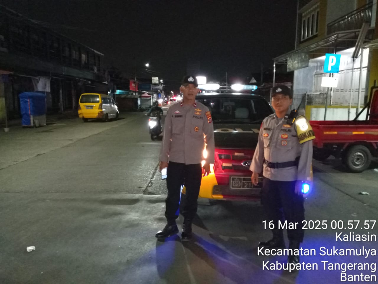 Personil Polsek Balaraja Melaksanakan Patroli Preventif Malam Hari untuk Antisipasi Guantibmas di Wilayah Hukum Polsek Balaraja Polresta Tangerang