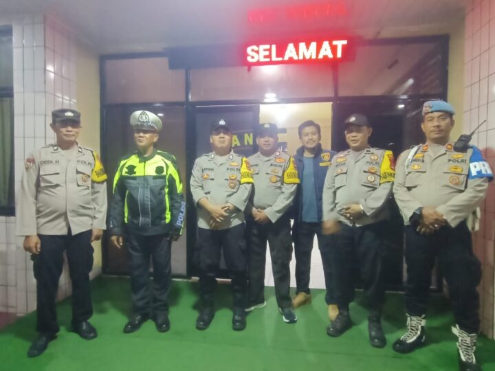 Giat Sispam Mako Personil Polsek Balaraja Dalam Antisipasi Guantibmas Malam hari di Mako Polsek Balaraja Polresta Tangerang