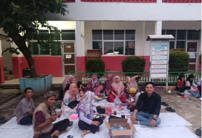 Kepsek SDN Lumpang 03 Kabupaten Bogor, Bukber Bersama dengan Para Siswa dan Dewan Guru