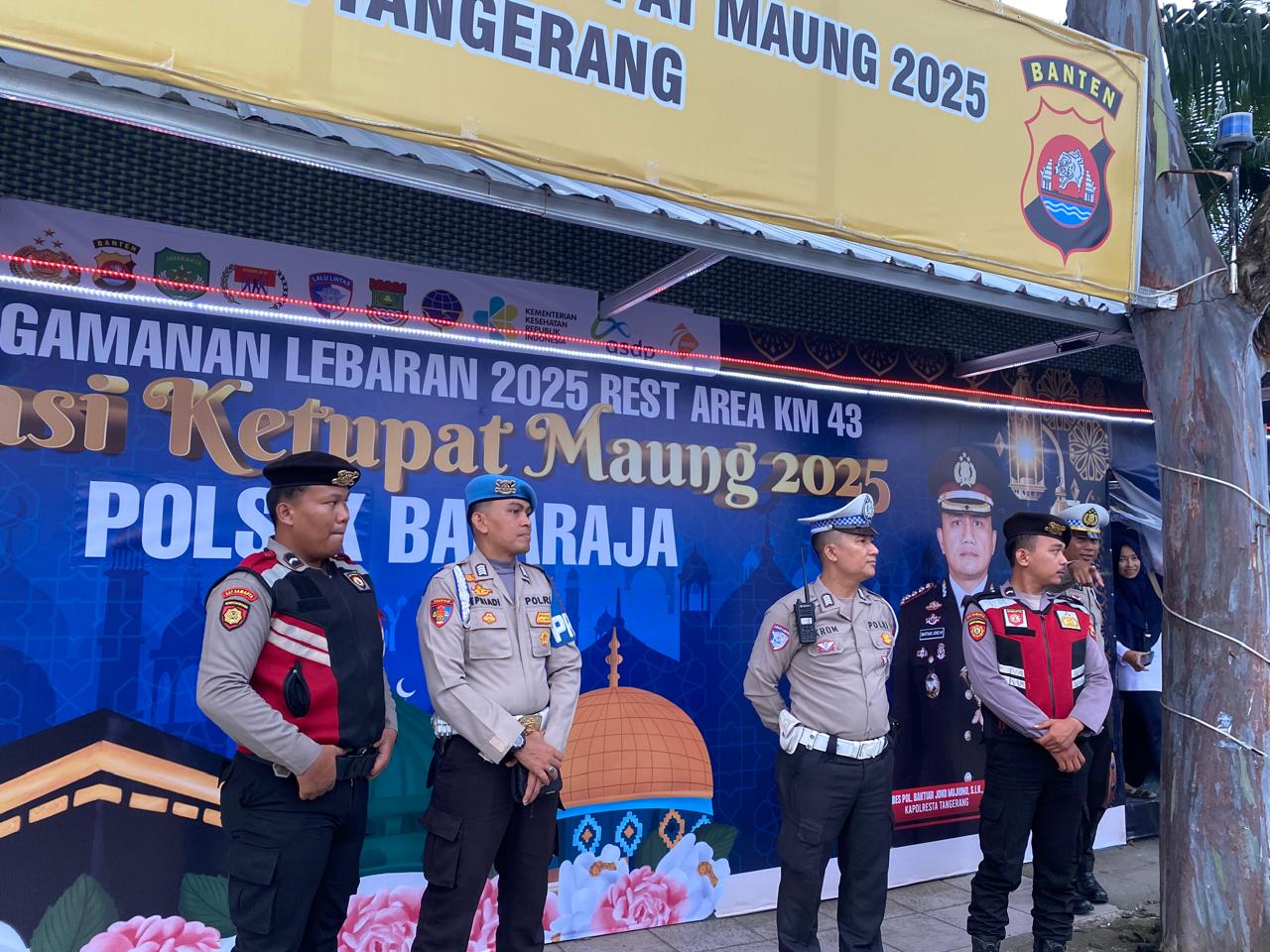 Provos Siepropam Polresta Tangerang Melaksanakan Pengecekan Personil Pos Pengamanan Operasi Ketupat Maung 2025 di Rest Area 43 Wilayah Hukum Polsek Balaraja