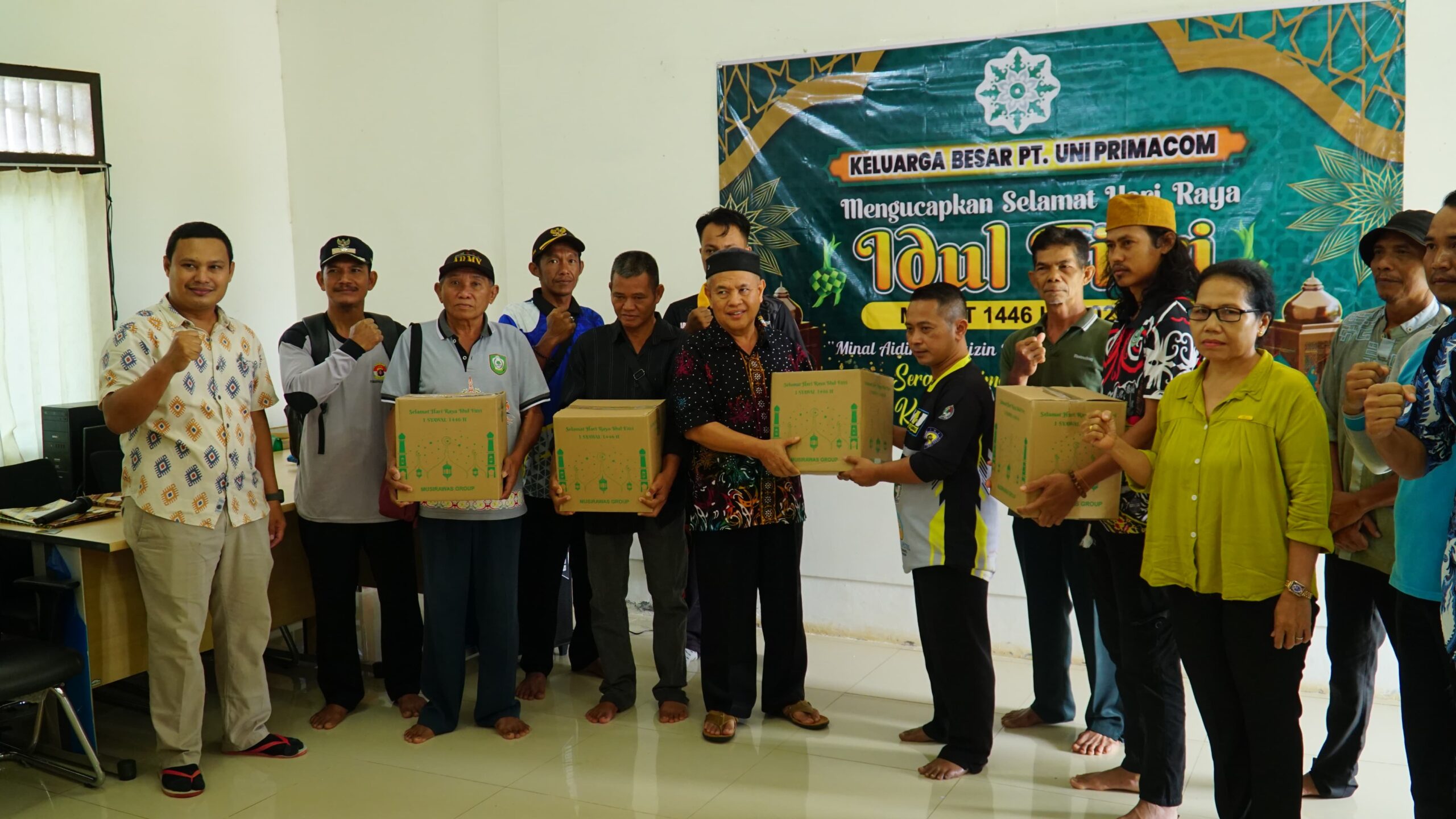 Serah Terima Parsel Lebaran Idul Fitri 1446 H Tahun 2025, di PT. Uni Primacom Musirawas Group