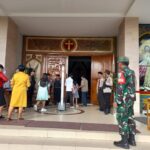 Babinsa Koramil 01/Pahandut Pengamanan Kegiatan Ibadah Paskah Tahun 2025